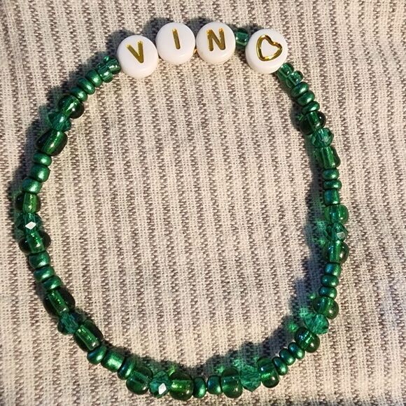 Custon NAME Beaded Bracelet - Picture 1 of 2